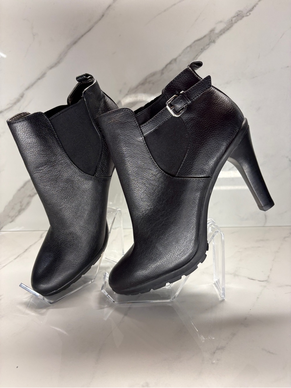 Tahari TA-TRENT Black Leather Heeled Ankle Boots Size 10M
